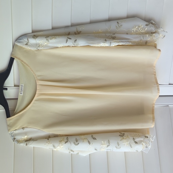 Axes Femme Yellow Floral Blouse - Picture 1 of 12